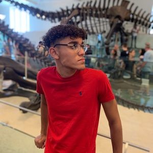 Meet your Posher, Luis